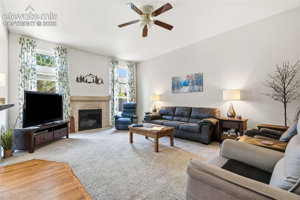Image 10 of 50: Living Room