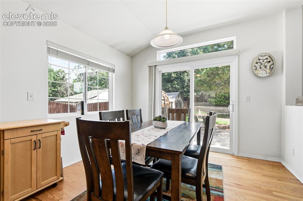 Image 18 of 50: Dining Area