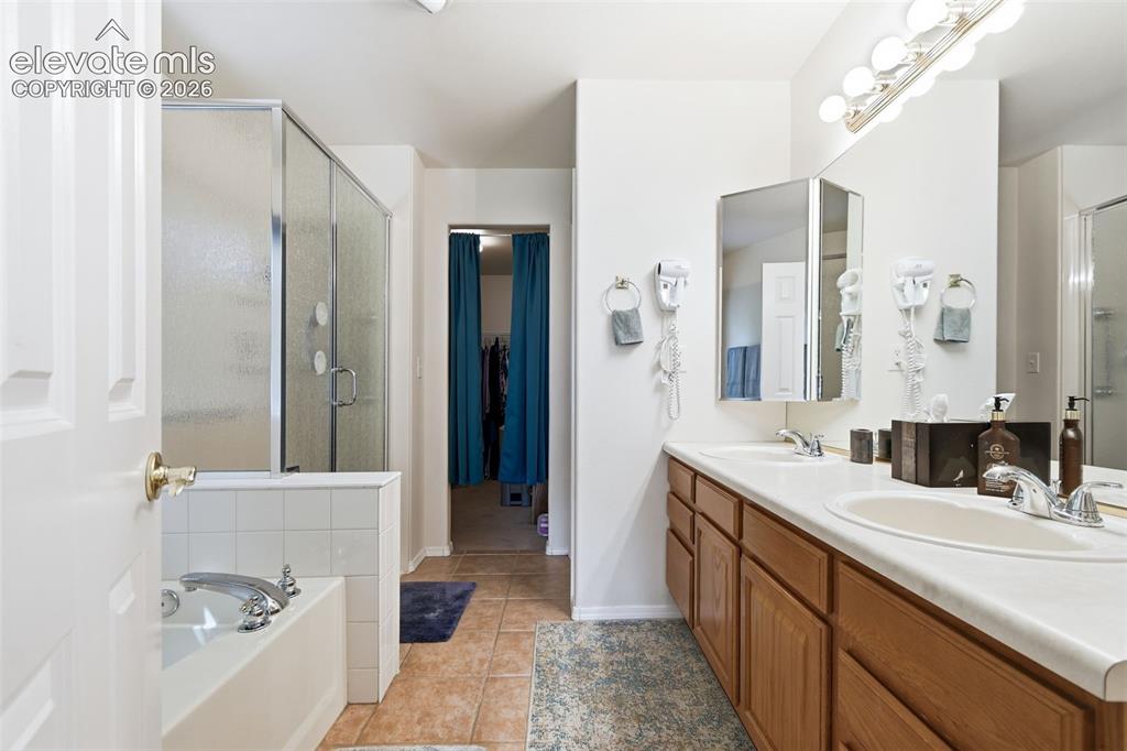 Image 22 of 50: Master Bathroom