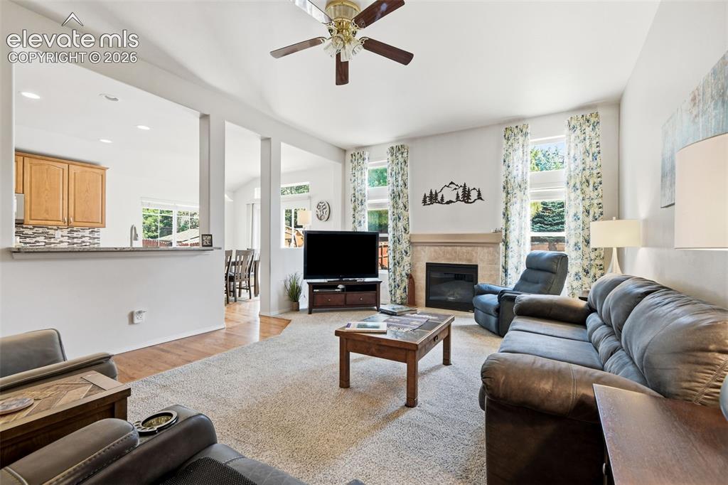 Image 9 of 50: Living Room