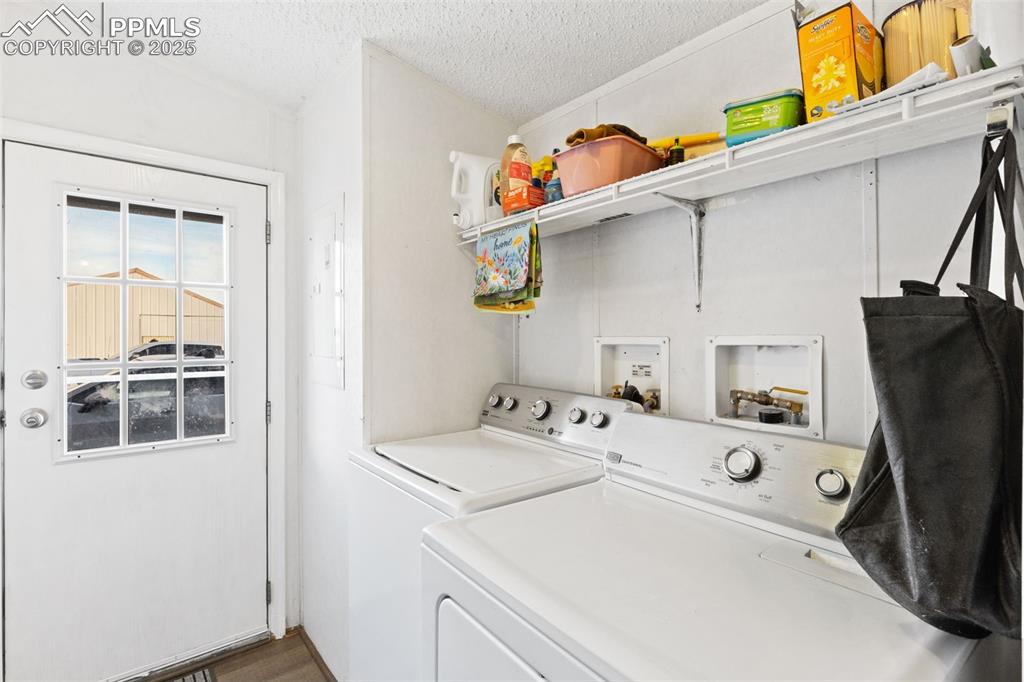 Image 21 of 47: Laundry