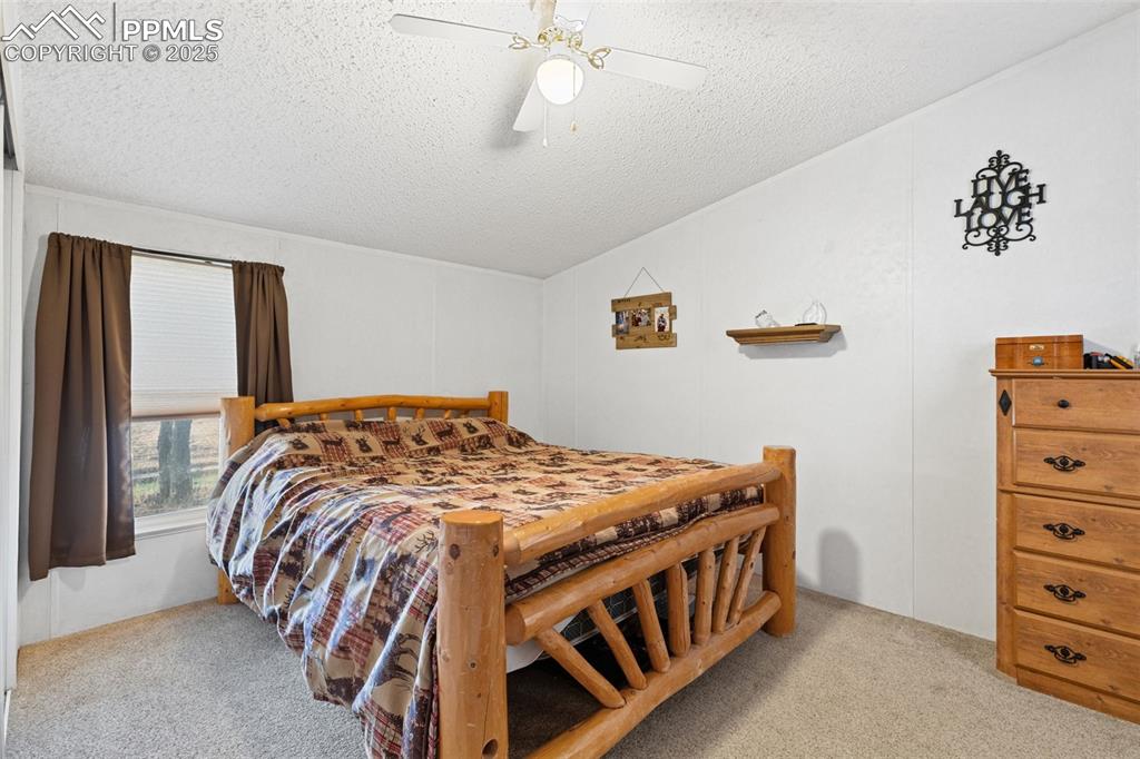 Image 22 of 47: Bedroom