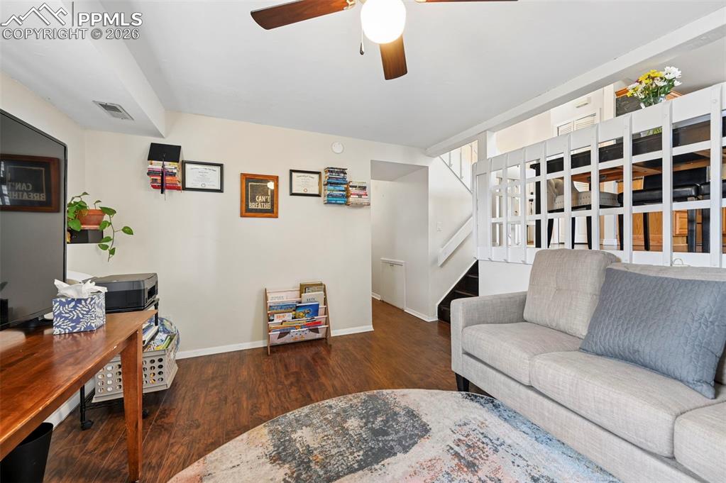 Image 13 of 18: Living Room