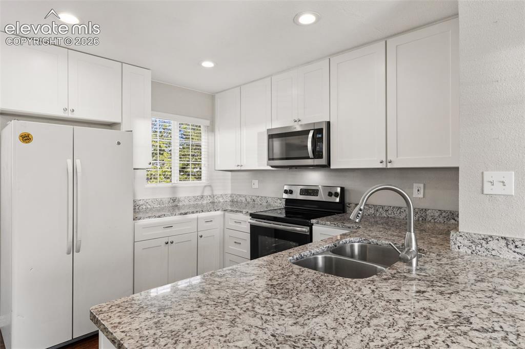Image 11 of 34: Kitchen