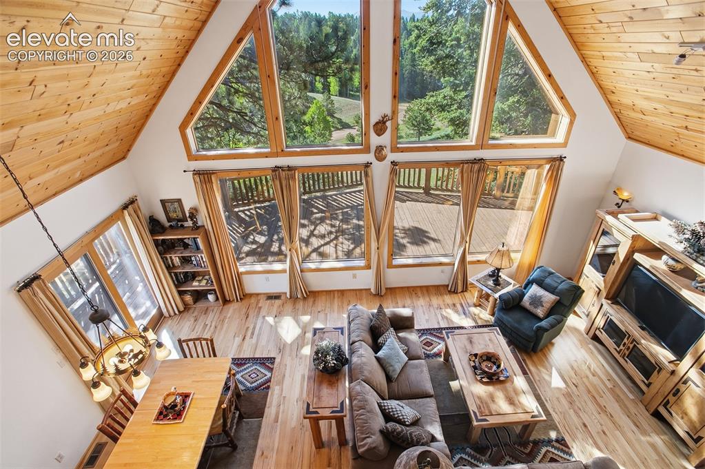 Image 8 of 21: Dining & Living