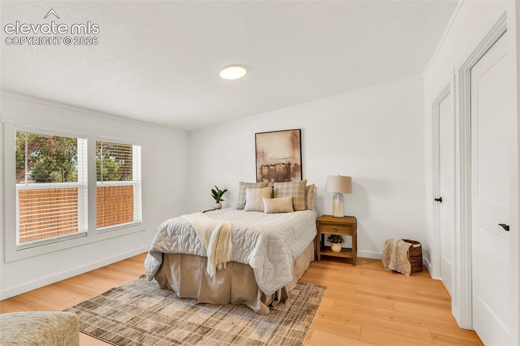 Image 18 of 49: Bedroom