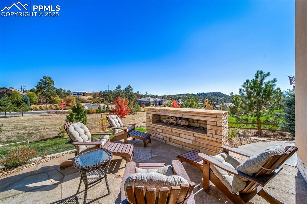 Image 35 of 50: Patio