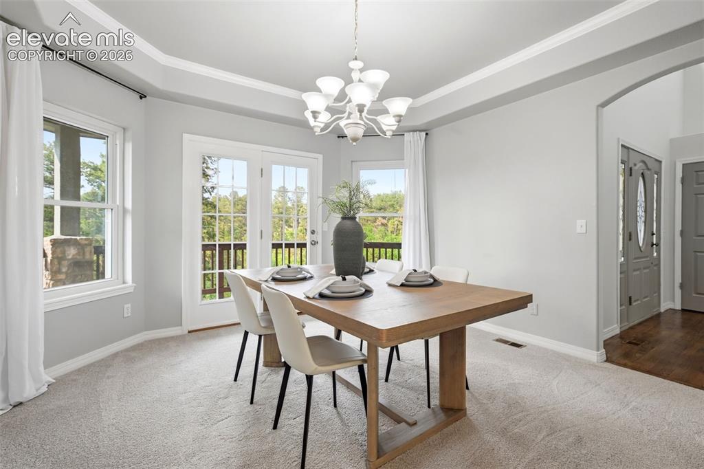 Image 14 of 49: Dining Area