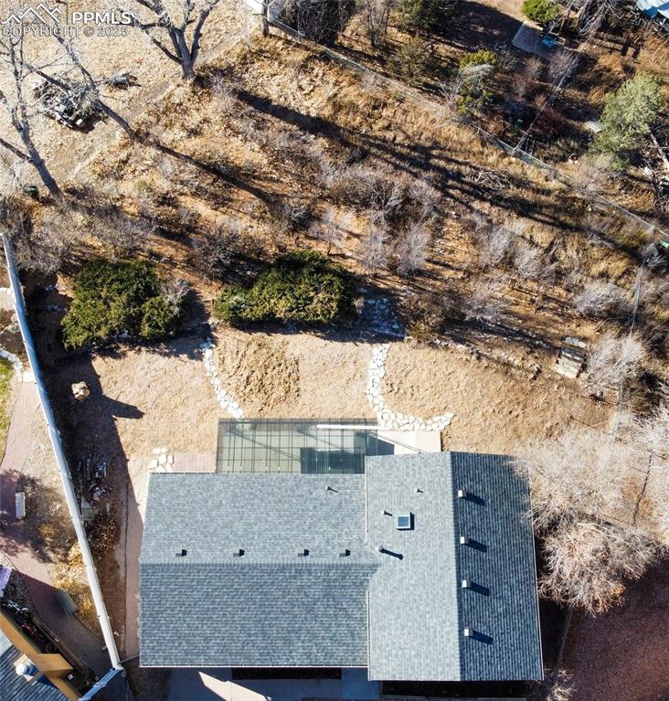 Image 38 of 45: Full backyard view