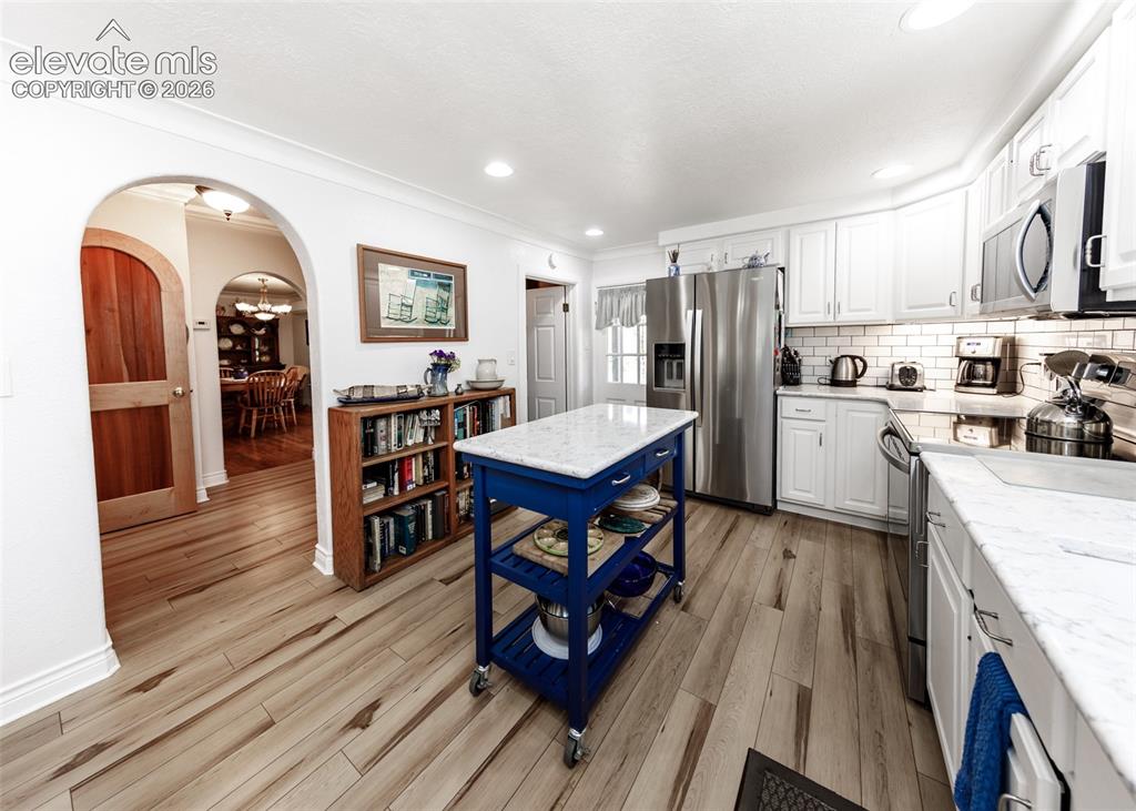Image 12 of 45: Kitchen