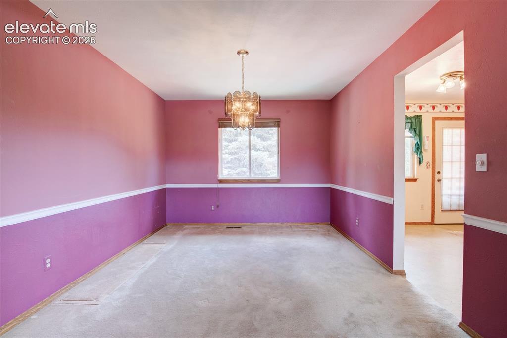 Image 12 of 41: Dining Area