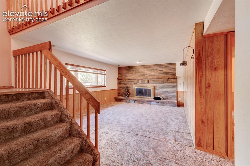 Image 15 of 41: Family Room