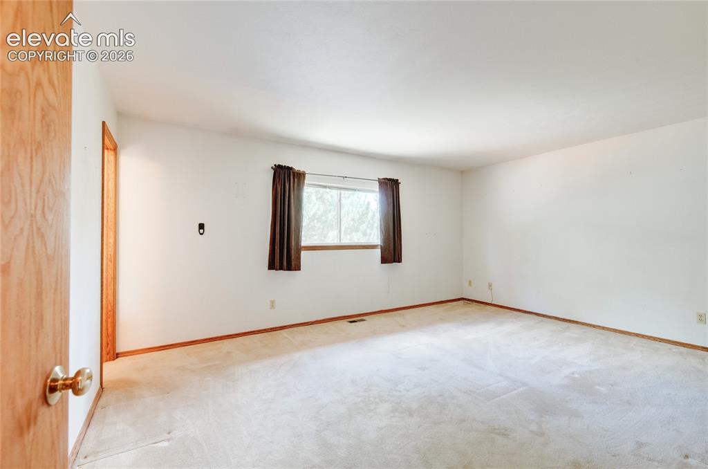 Image 18 of 41: Master Bedroom