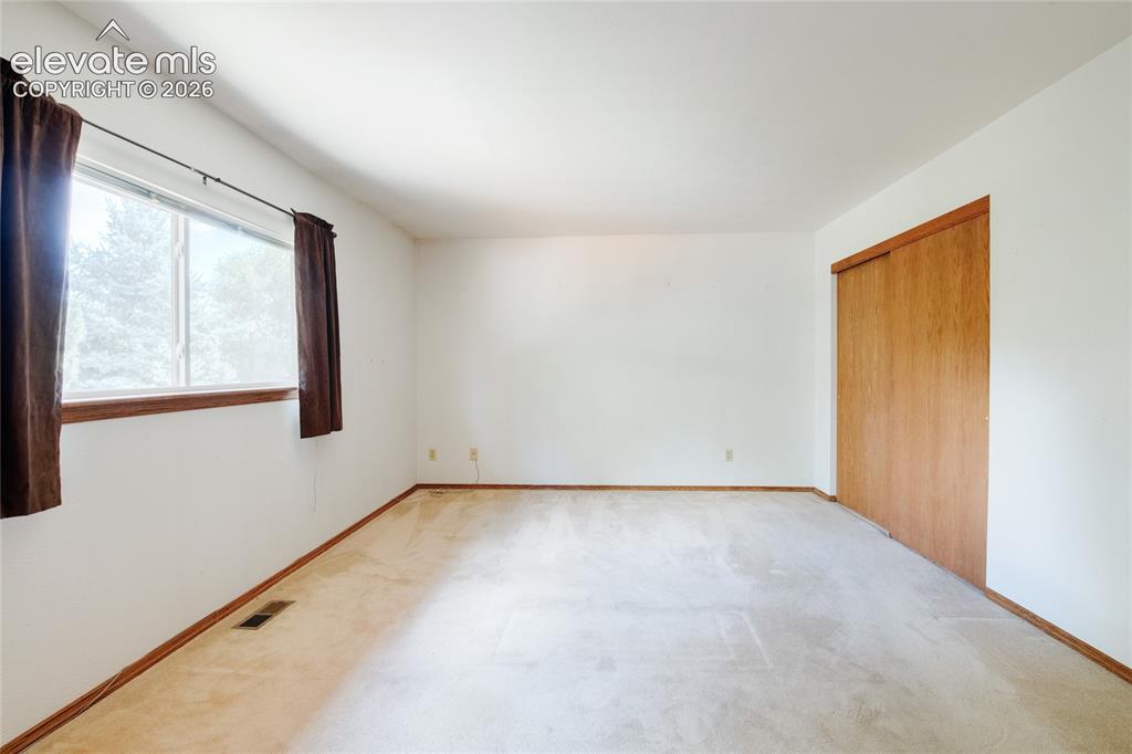 Image 19 of 41: Master Bedroom