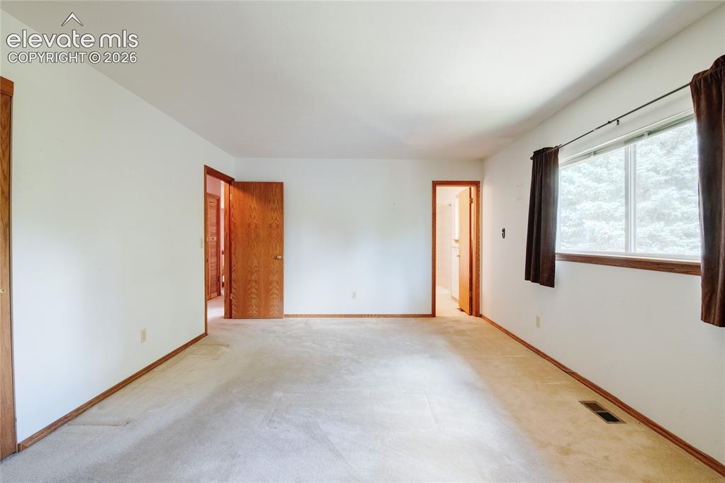 Image 20 of 41: Master Bedroom