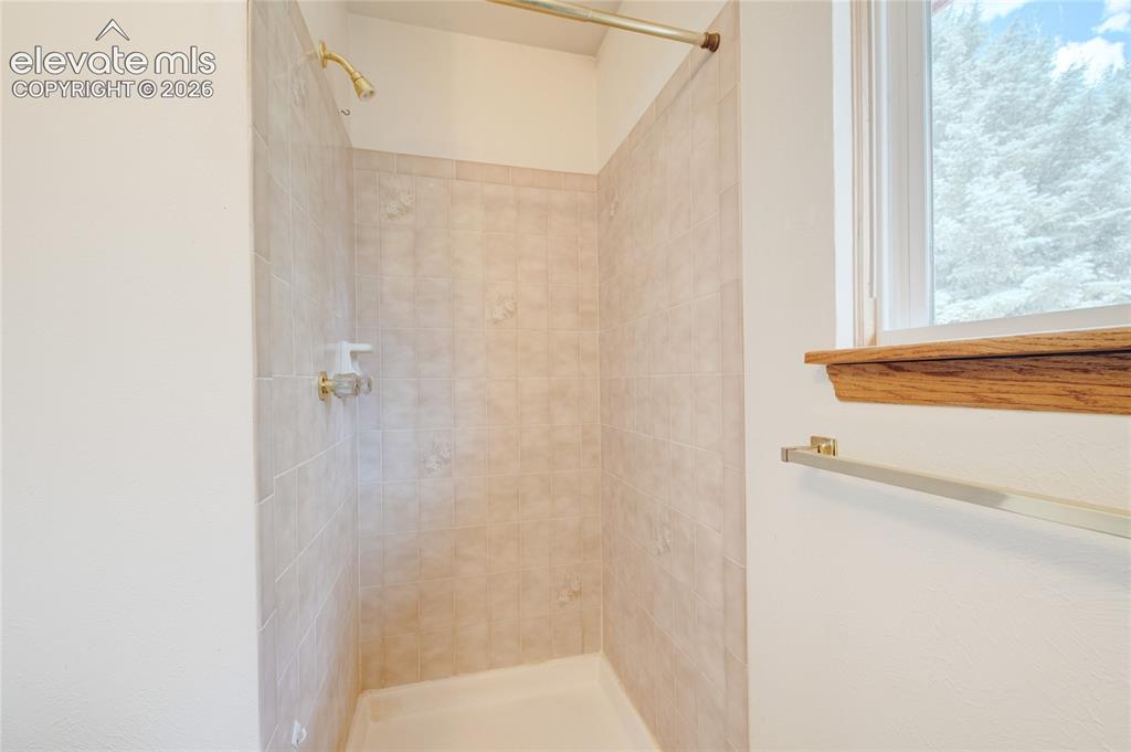 Image 22 of 41: Master Bathroom
