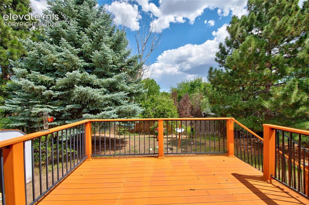 Image 35 of 41: Deck