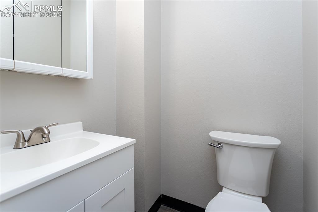 Image 16 of 31: Bathroom