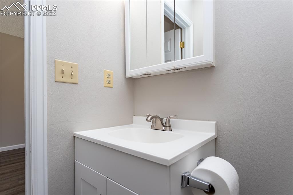 Image 17 of 31: Bathroom