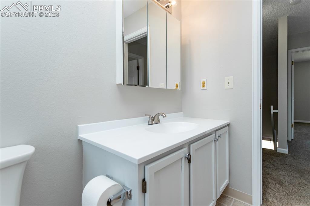 Image 25 of 31: Bathroom