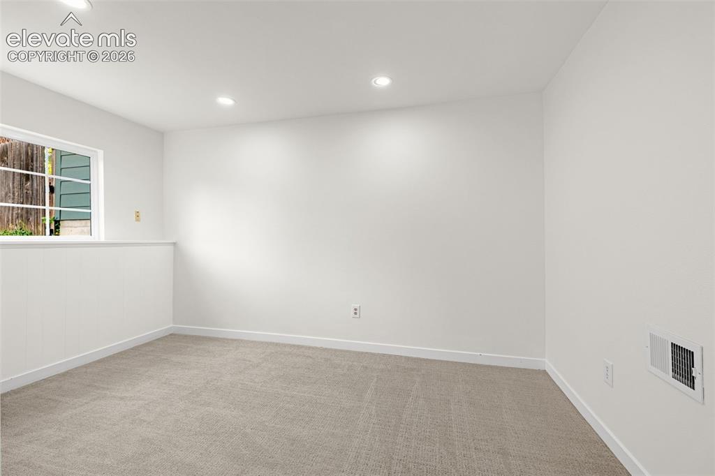 Image 25 of 48: Basement Family / Bonus Room