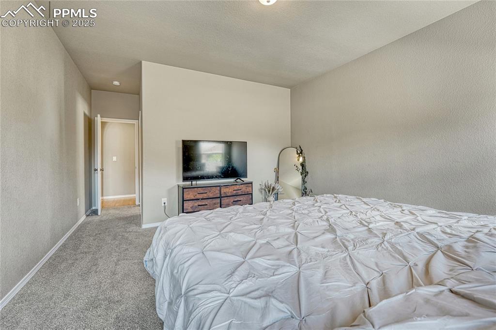Image 16 of 37: Bedroom