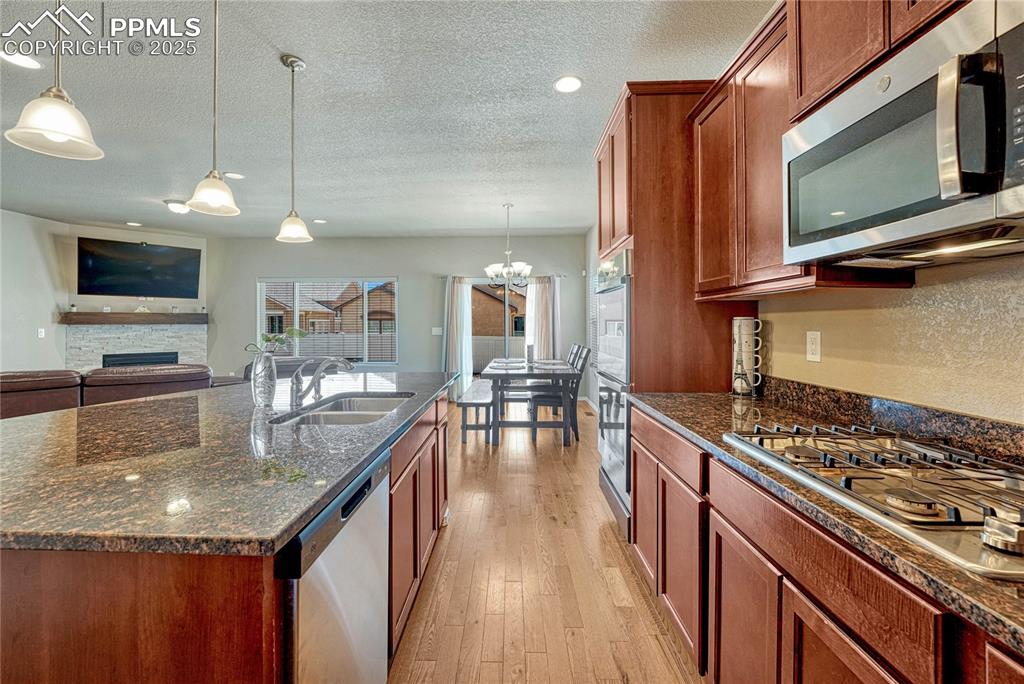 Image 6 of 37: Kitchen