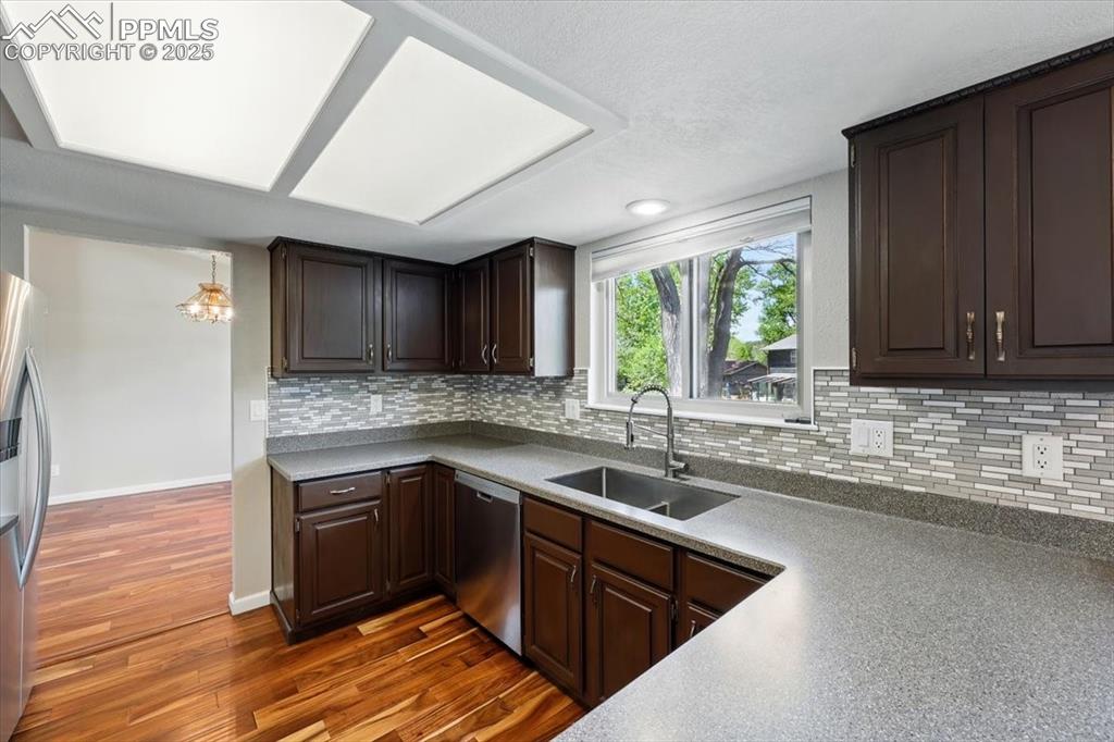Image 13 of 47: Kitchen