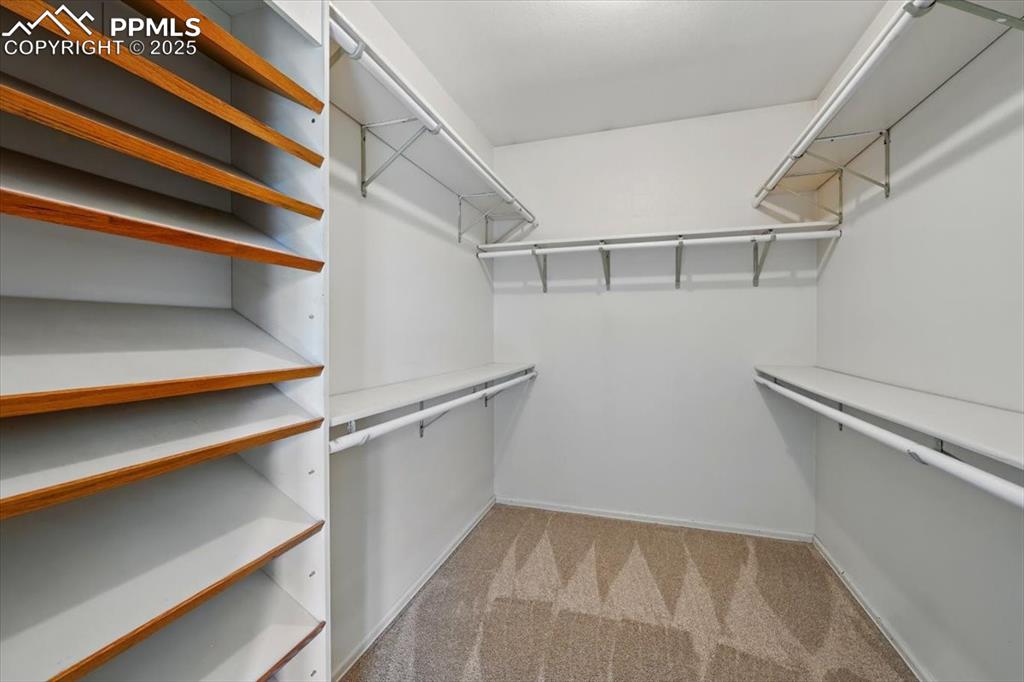 Image 21 of 47: Closet