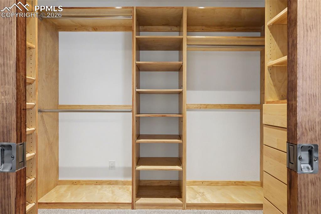 Image 19 of 48: Closet