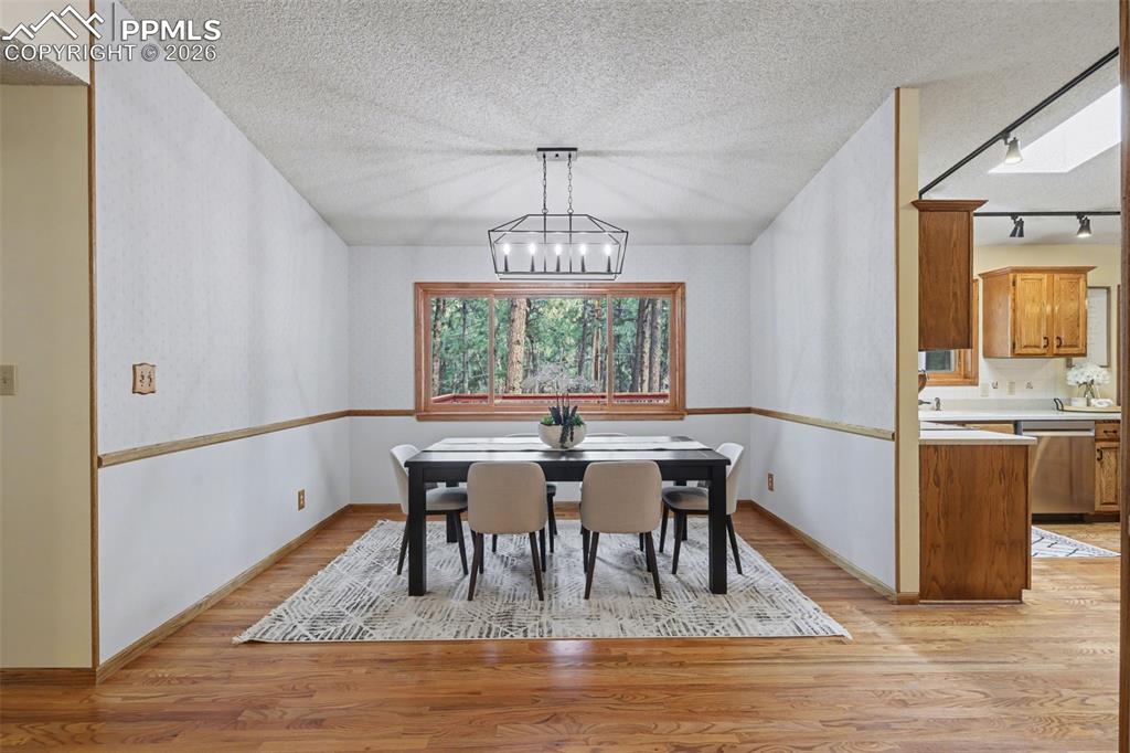 Image 3 of 48: Dining Area