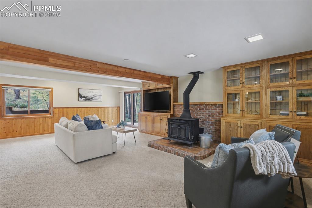 Image 30 of 48: Living Room