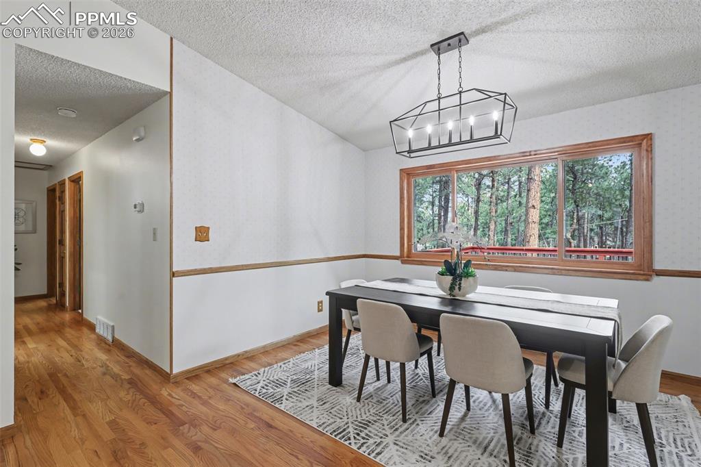 Image 5 of 48: Dining Area