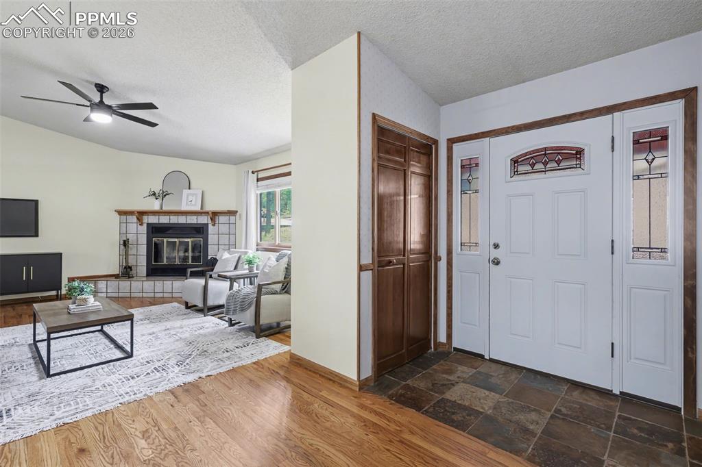 Image 6 of 48: Entry