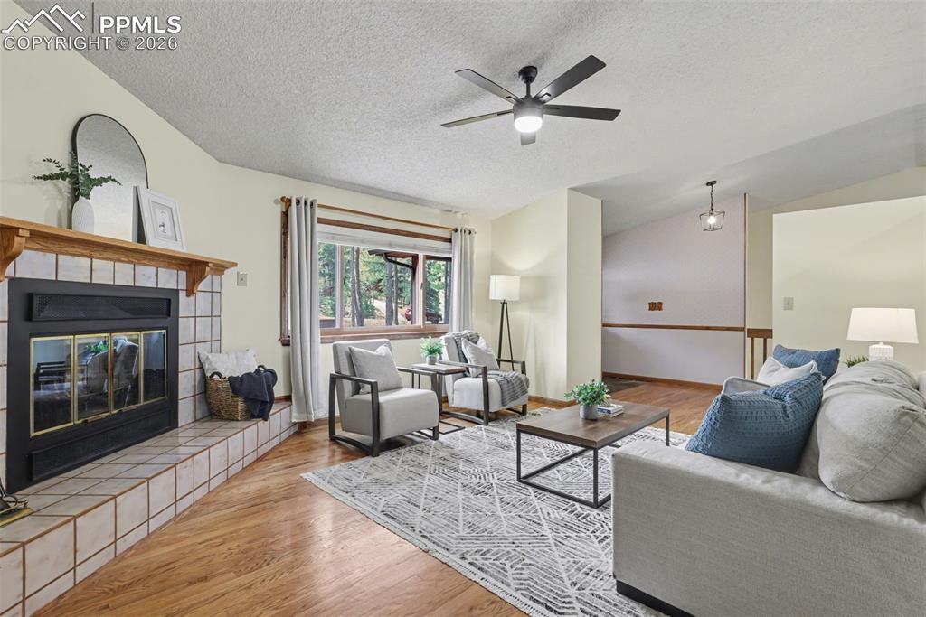 Image 8 of 48: Living Room