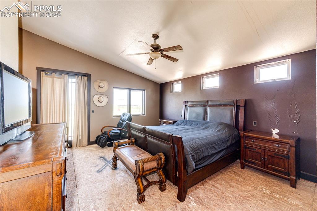 Image 16 of 42: Bedroom