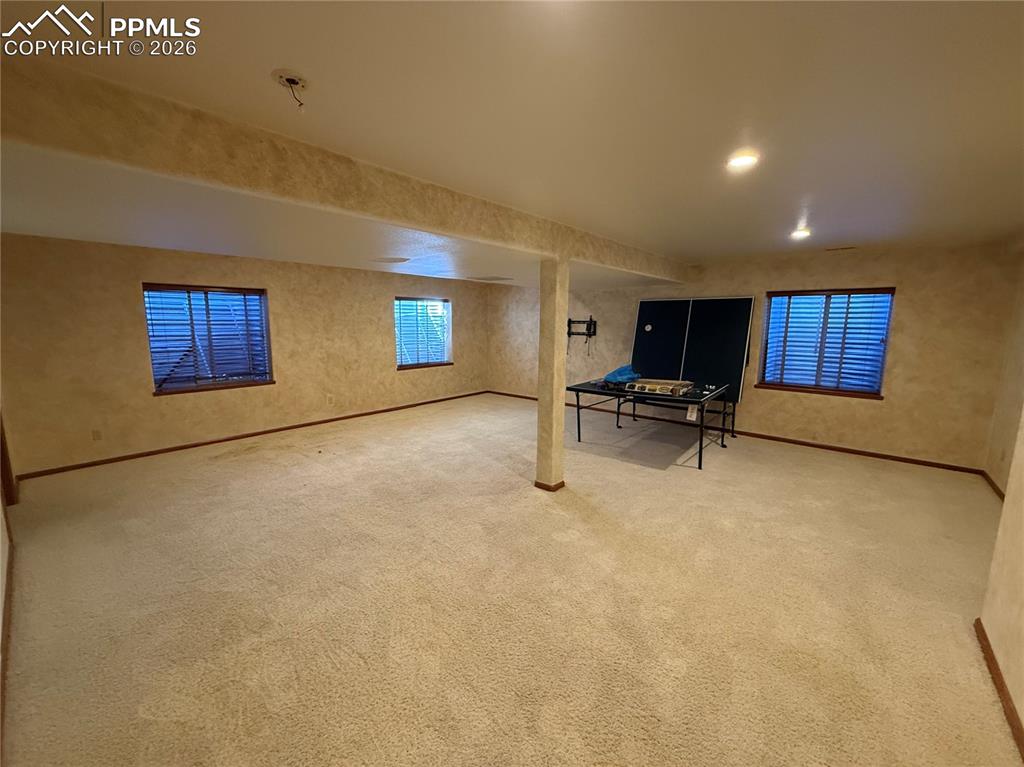 Image 11 of 31: Family Room