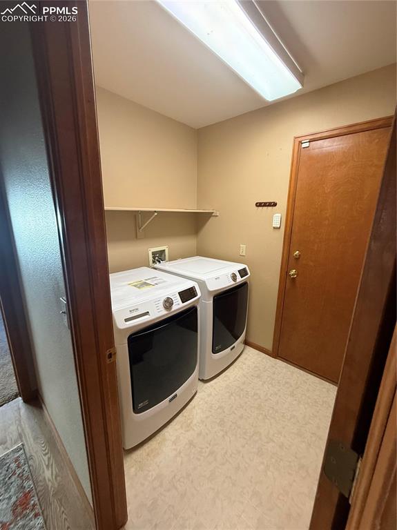 Image 14 of 31: Laundry