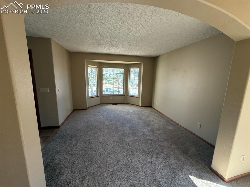 Image 3 of 31: Living Room