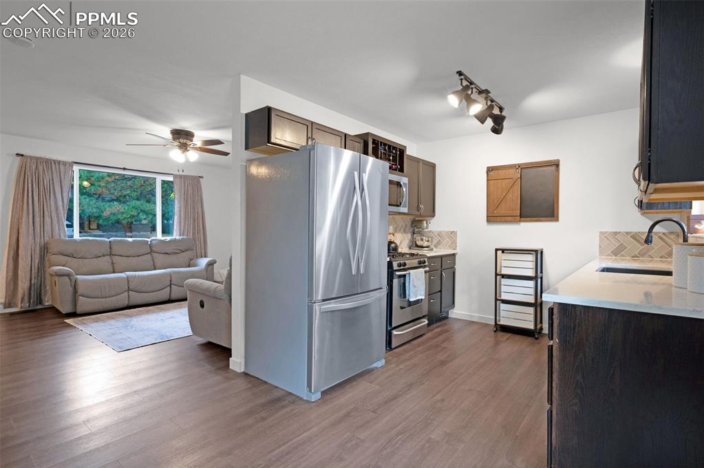 Image 9 of 29: Kitchen