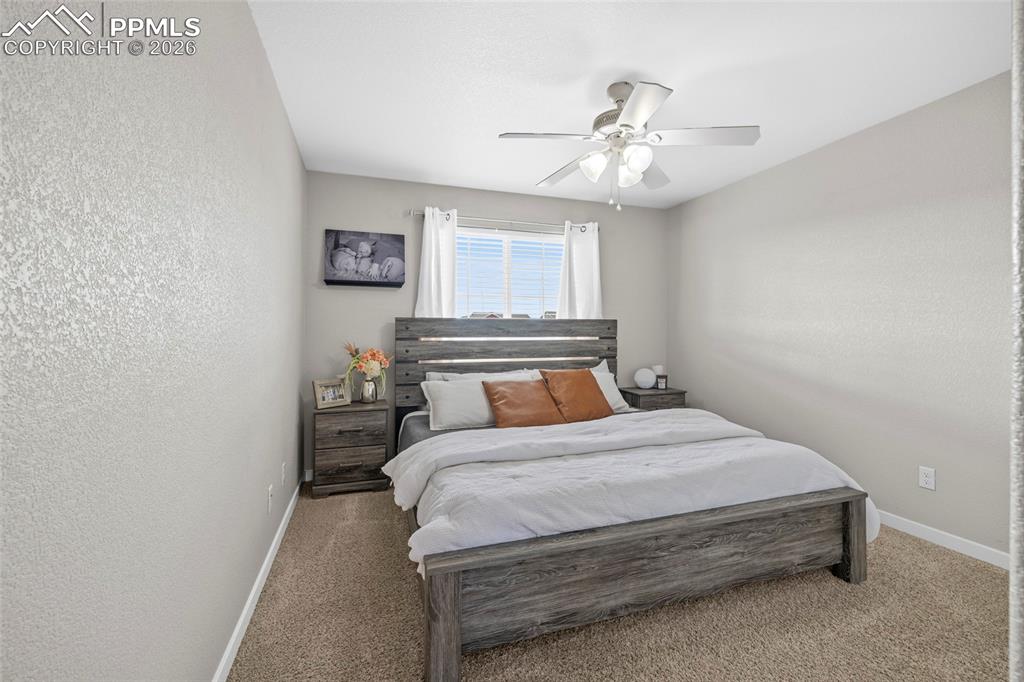 Image 22 of 34: Bedroom