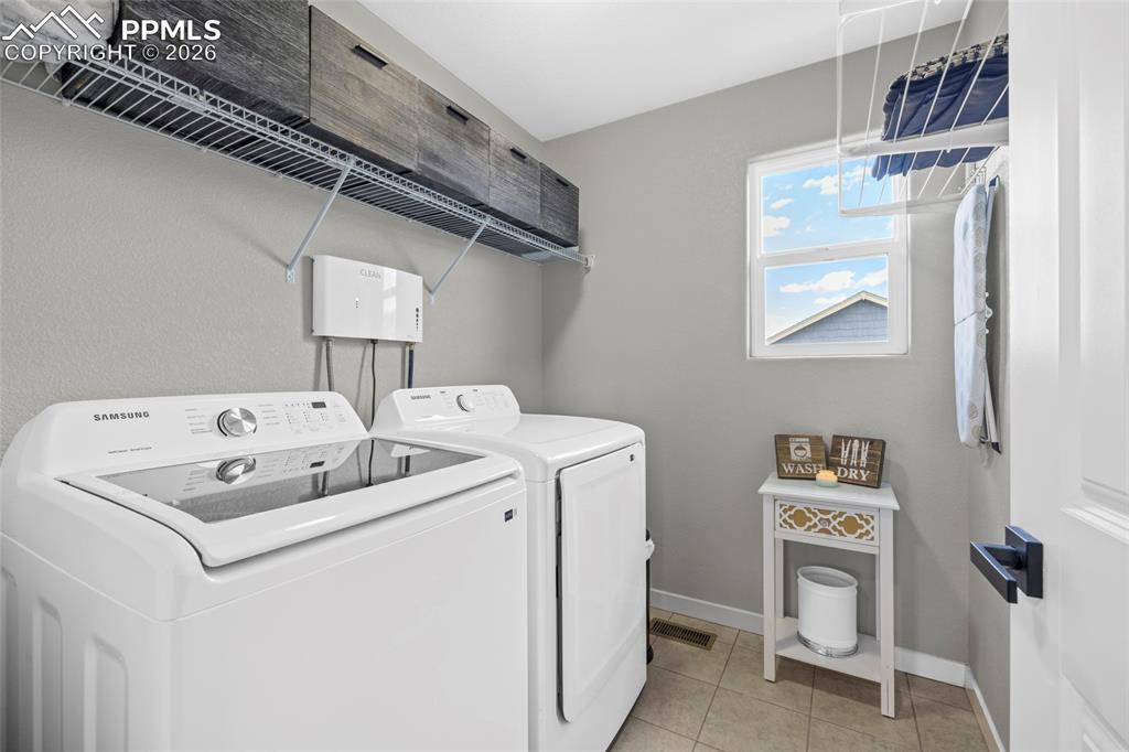 Image 24 of 34: Laundry