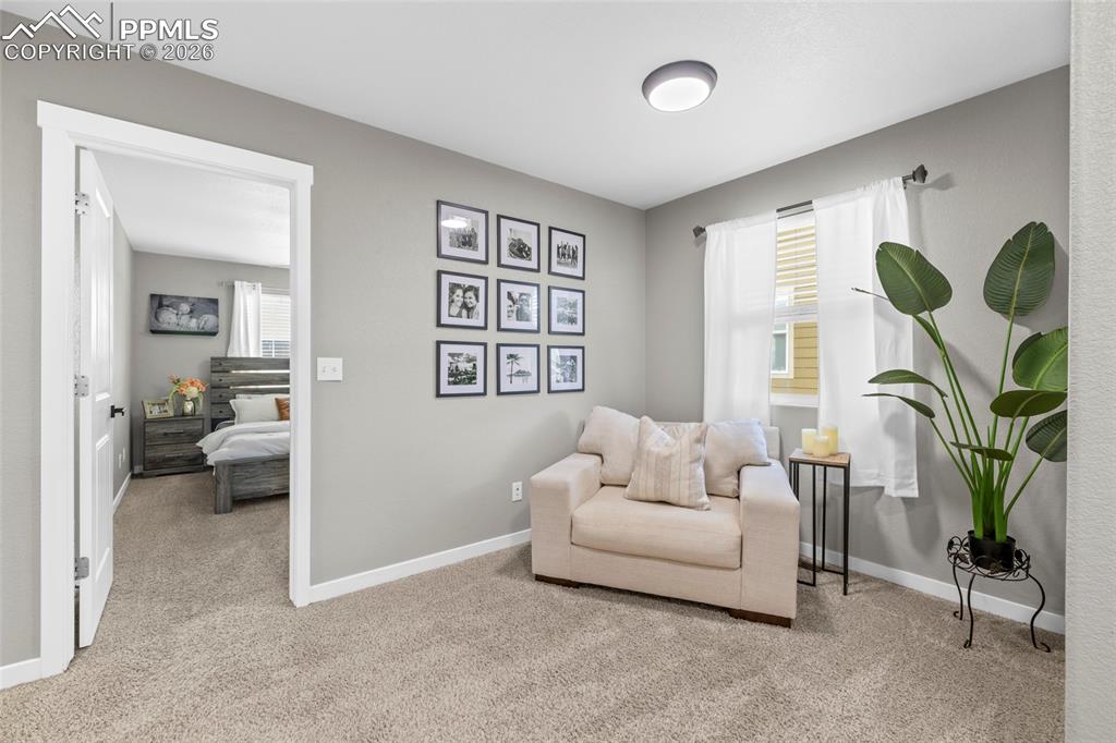 Image 25 of 34: Sitting Room