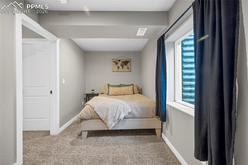 Image 28 of 34: Bedroom