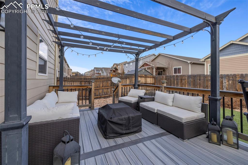 Image 31 of 34: Deck