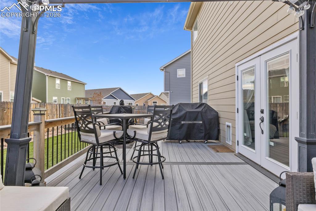 Image 32 of 34: Deck