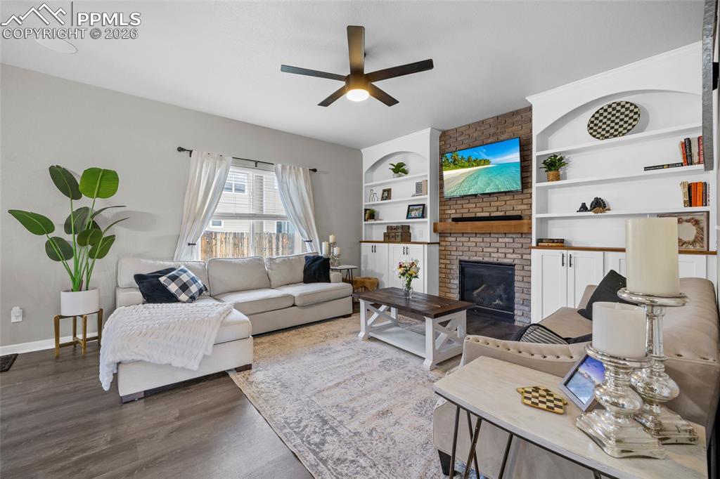 Image 7 of 34: Living Room