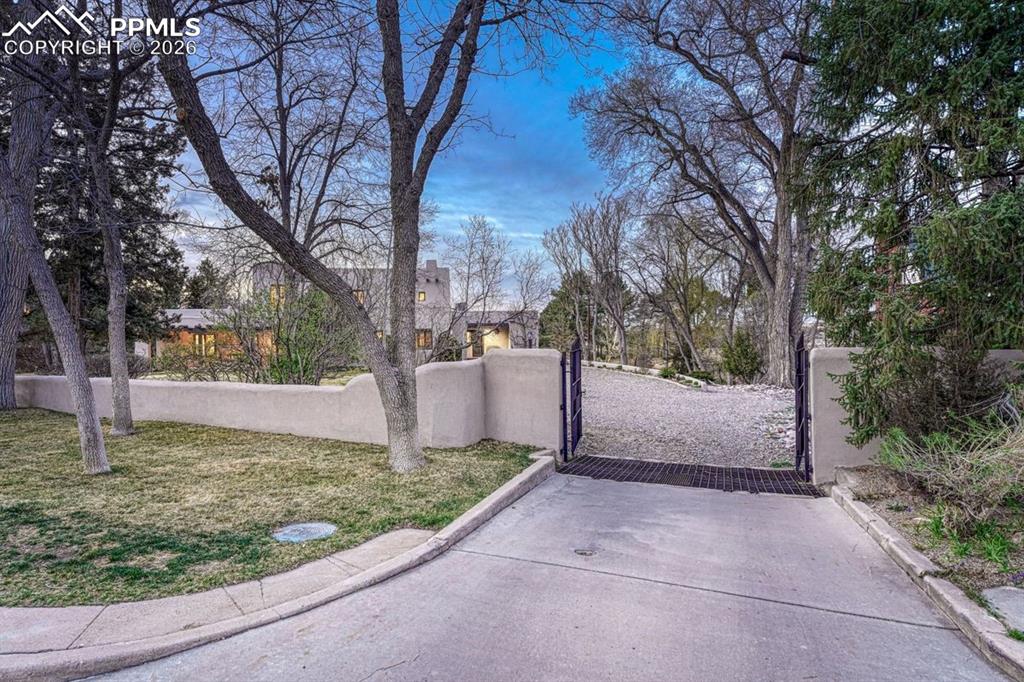 Image 48 of 50: Casita with bath is perfect for guests or studio.