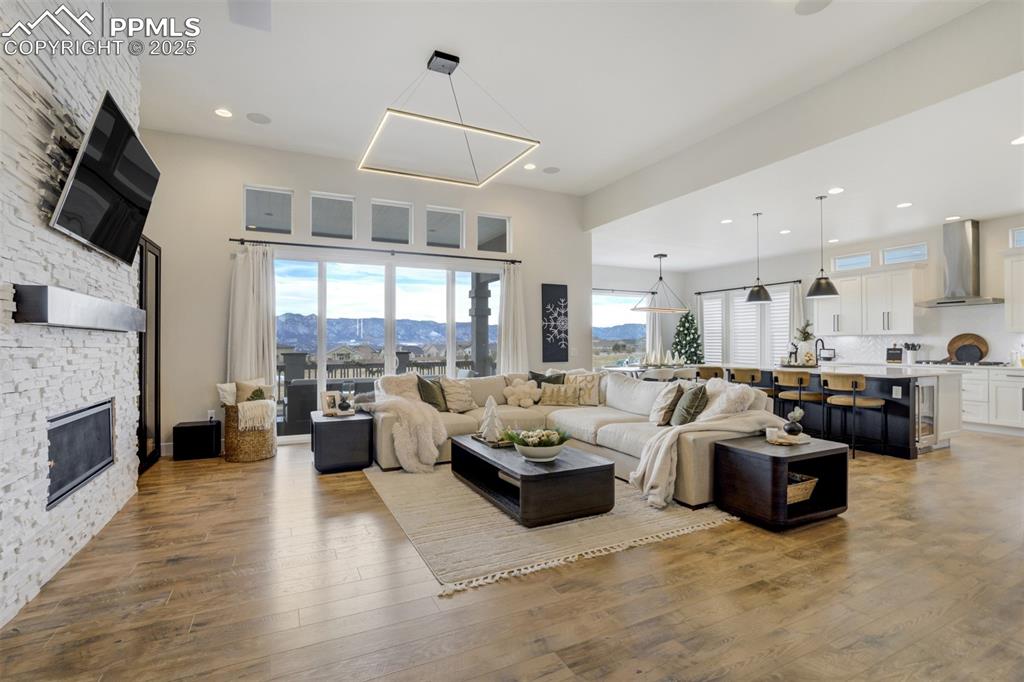 Image 3 of 47: Open concept floor plan