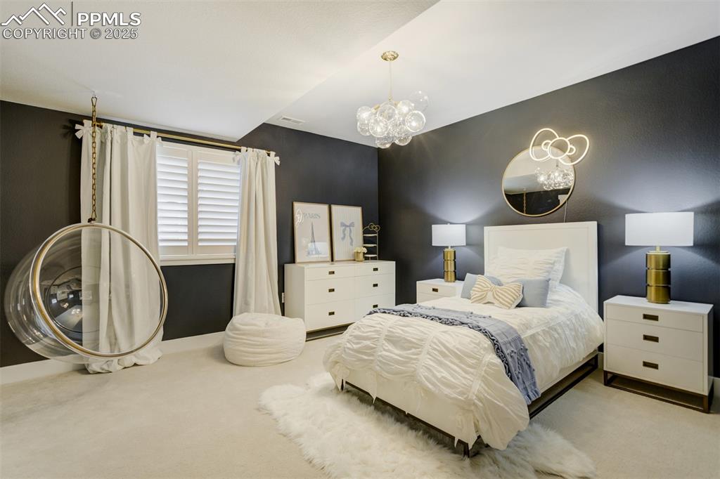 Image 35 of 47: Bedroom #5